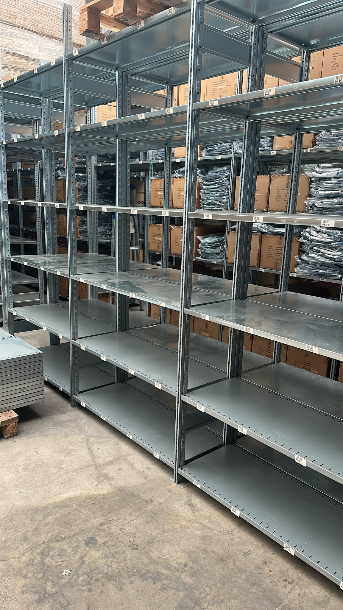 100 linear metres of Schäfer R3000 shelving ✓