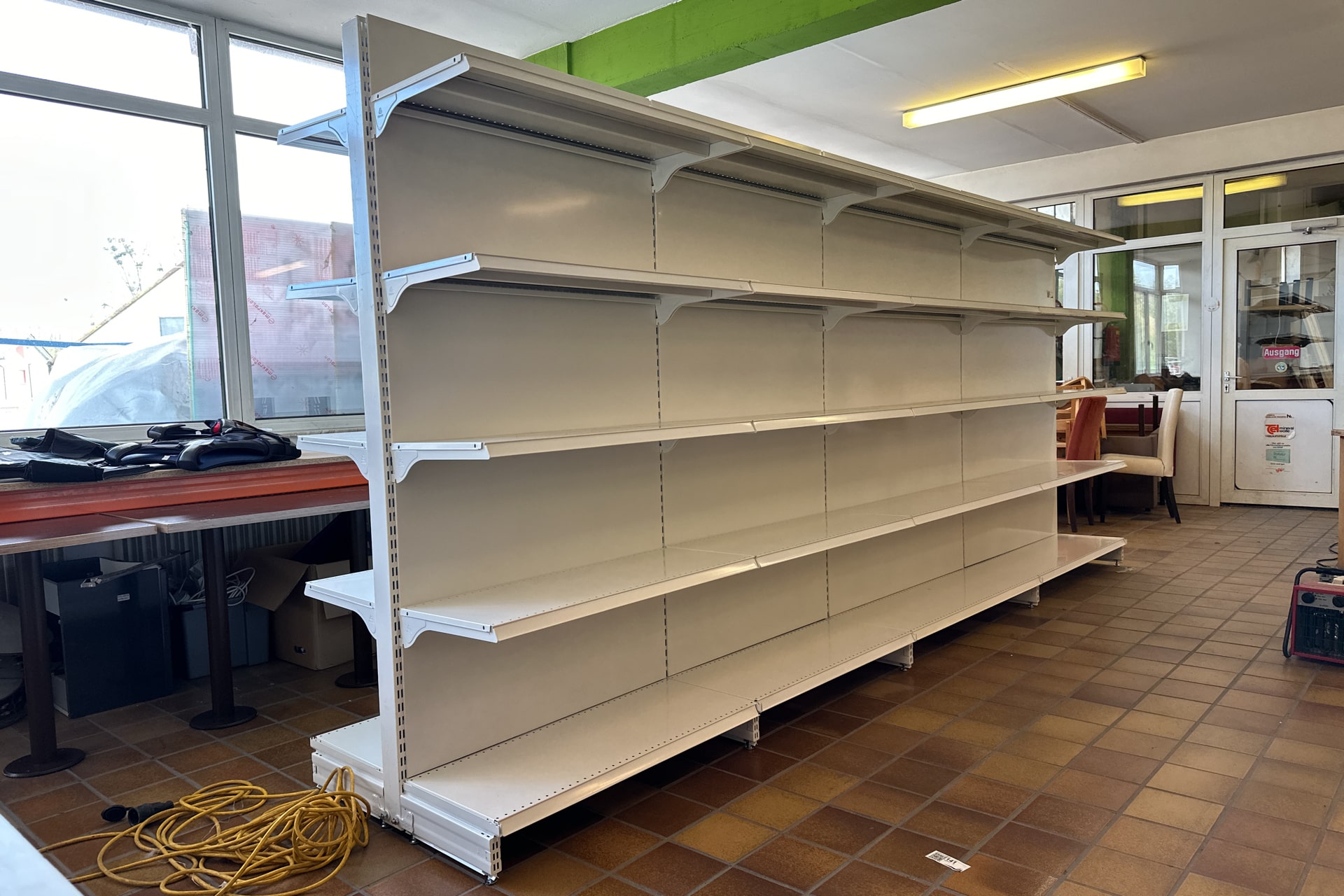 181 lfm Gondel-Shopregale - 12 Posten