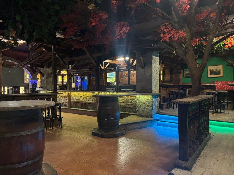 Auflösung Nachtlokal: Barverbauten und Zubehör