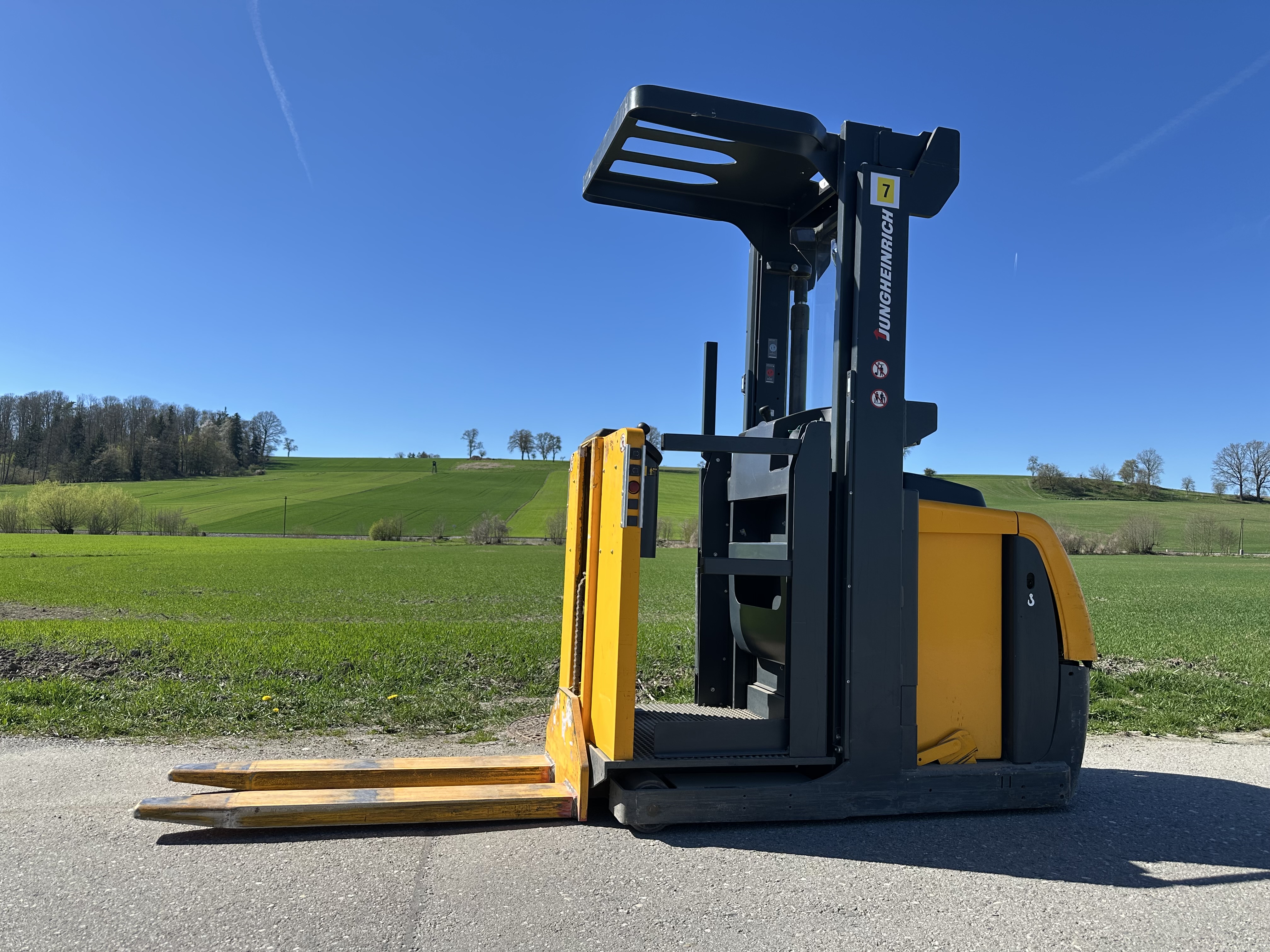 Jungheinrich Vertikal-Kommissionierer EKS 110, gebraucht