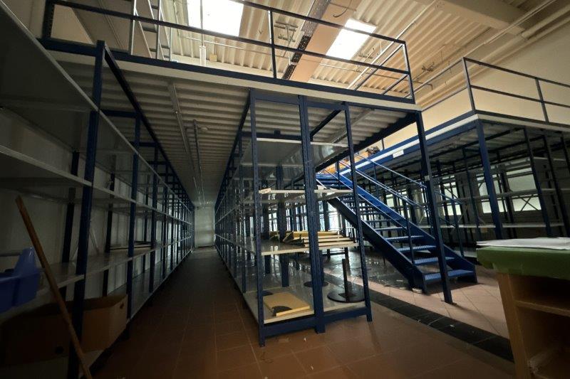 Pro-Kaufland: Gebäude- Büroausstattung, Lagertechnik