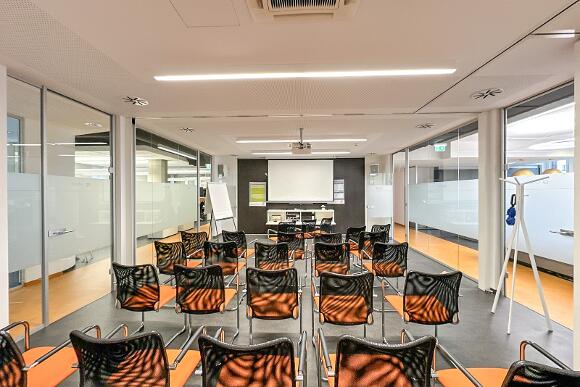 Büro-Glasverbauten und Sanitärausstattung