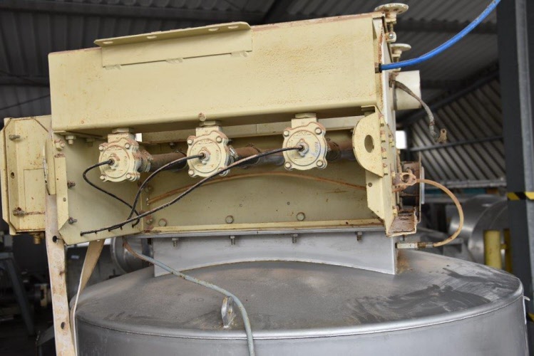 Stainless steel tank incl. filter