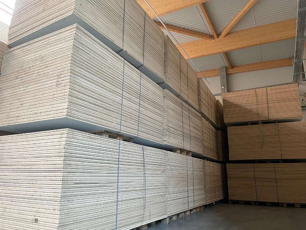 10.000 m² Bodenbelag - Bühnenbelag - Spanplatten 2.400 x 1.110 x 38 mm, Neuware