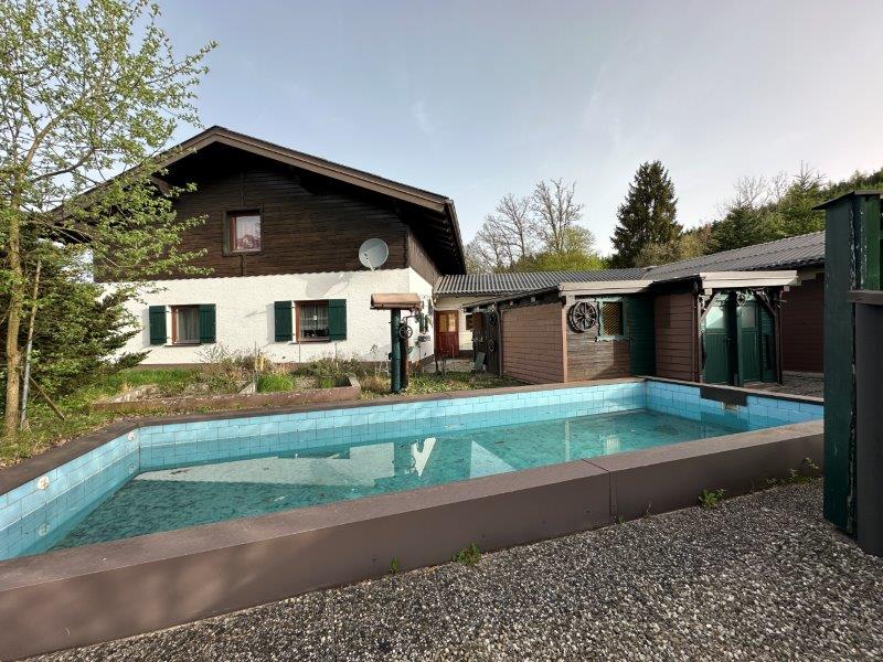 Haushaltsräumung Einfamilienhaus: Möbel, Werkstattausstattung und Dekoartikel - 655 Posten