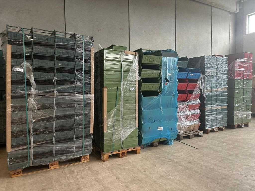 NEUWARE: 4.700 Metallkisten Schäfer