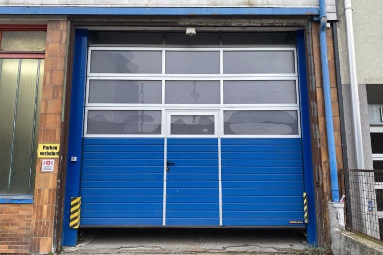 Haushaltsauflösung: Garagentore, Möbel und Einrichtung