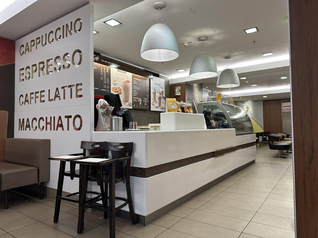 Auflösung Fast Food Restaurant: Gastrogeräte und Ausstattung - 161 Posten