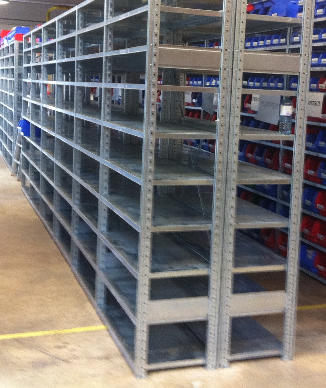 40 metri lineari di scaffalature SSI Schäfer R3000