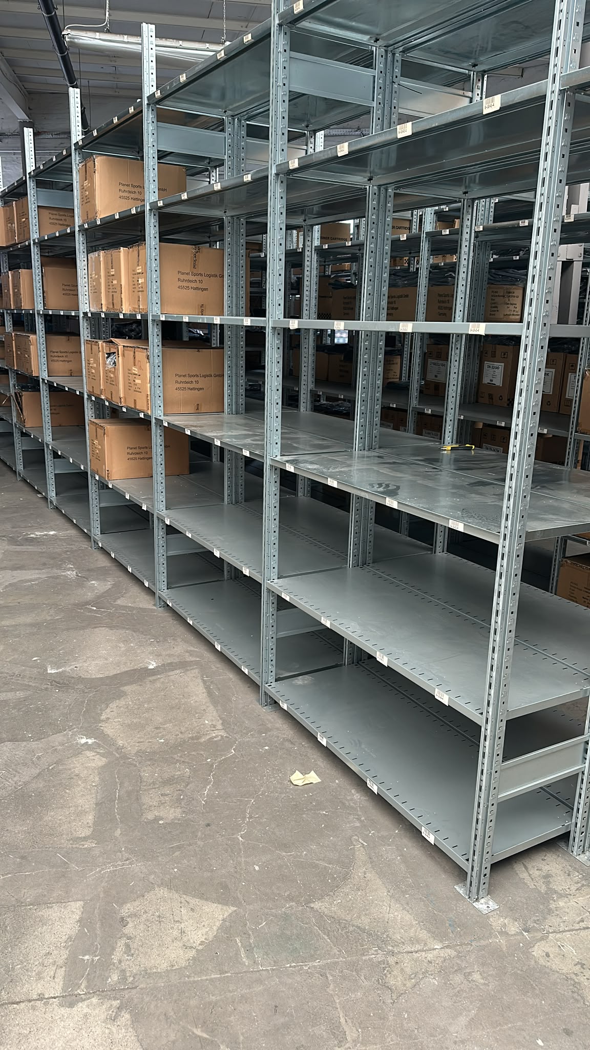 100 linear metres of Schäfer R3000 shelving ✓