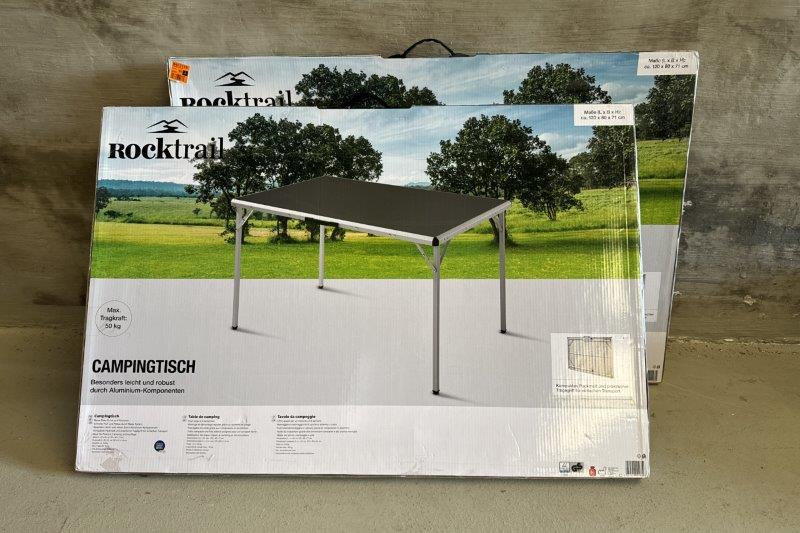 Haushaltswaren, Werkzeuge und Kinderspielzeug