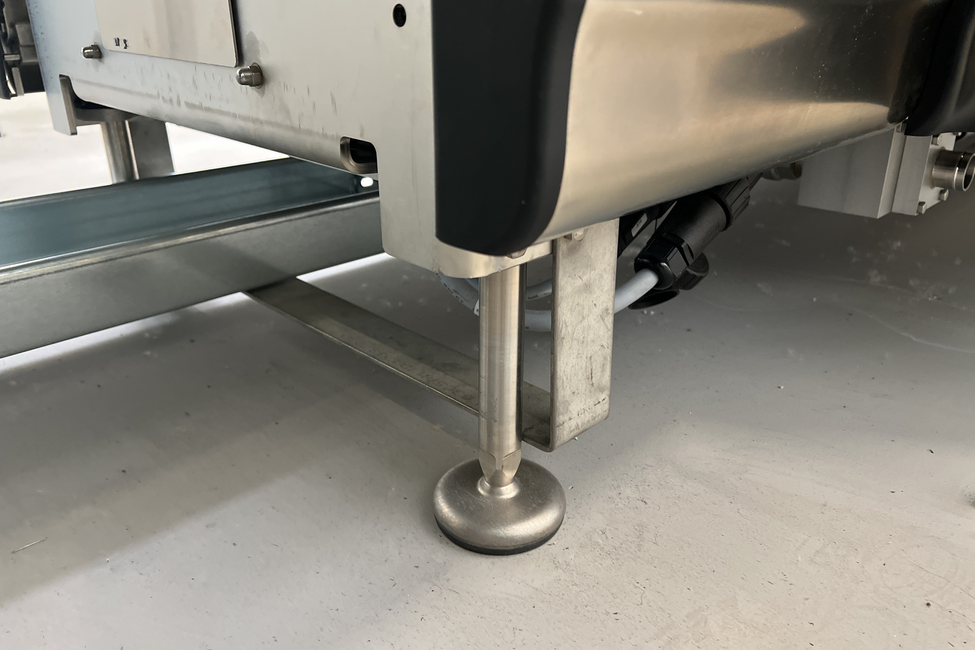 MULTIVAC R 245 Medical High-End Tiefziehverpackungsmaschine, neuwertig
