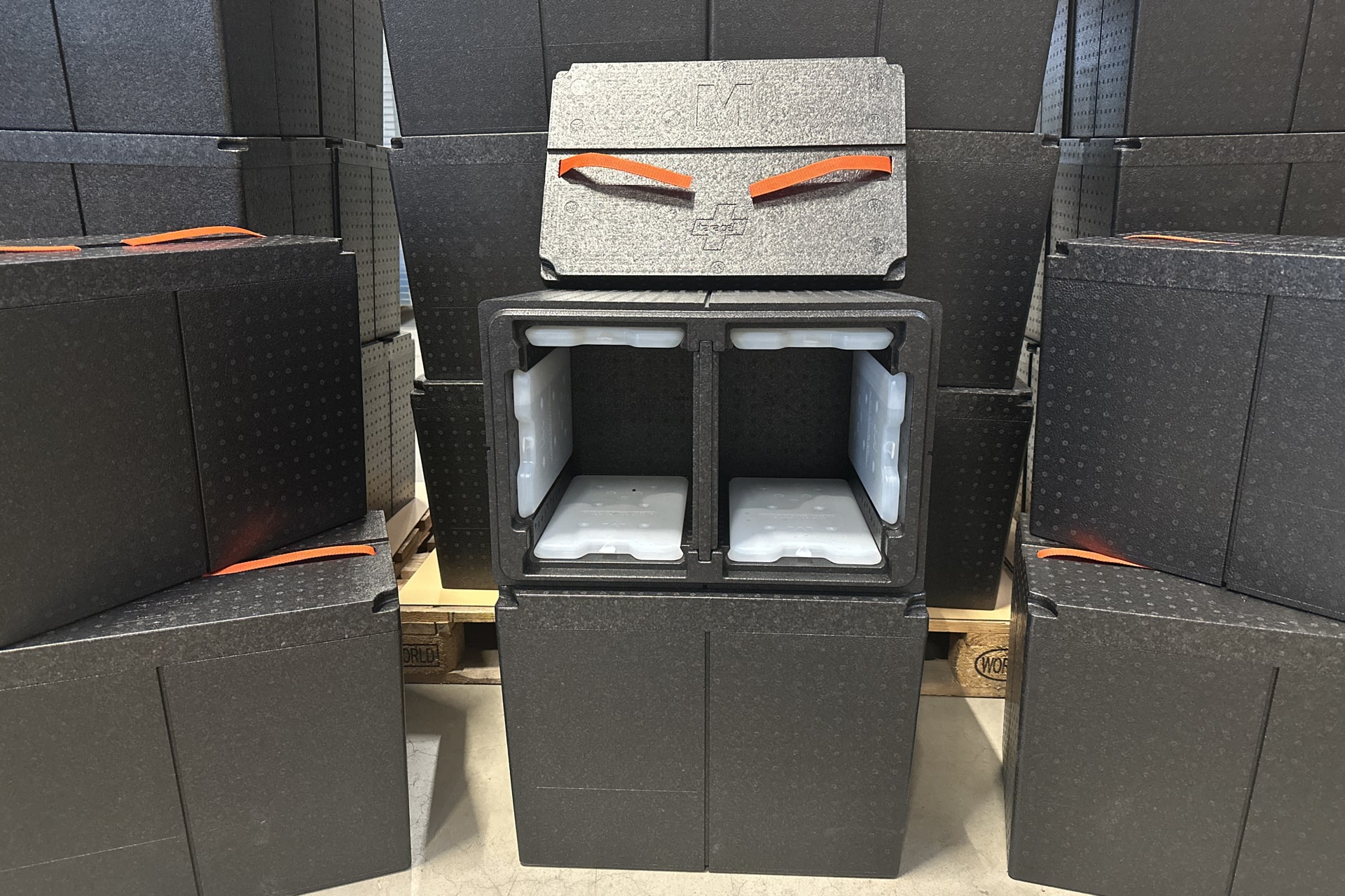 140 Kühl-Thermoboxen mit Kühlakkus, letzer Teil