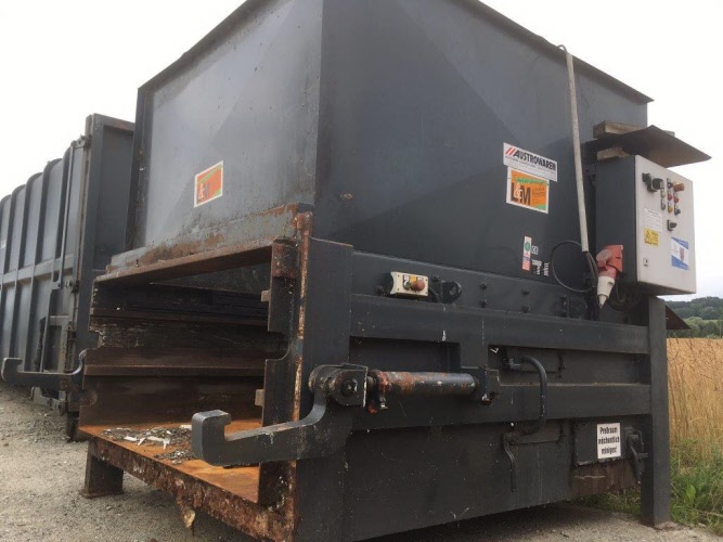 Pressing container incl. pressing unit