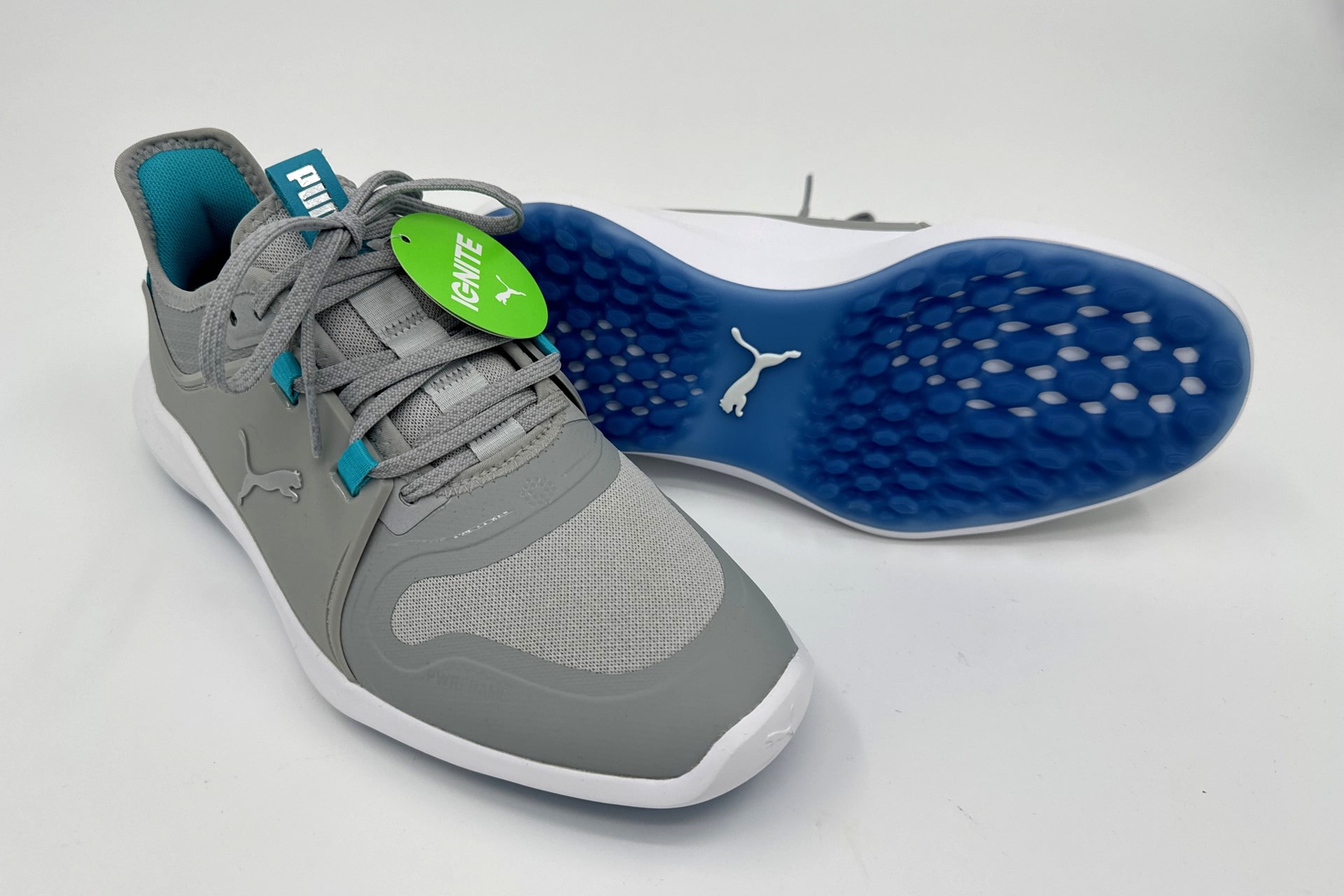 Neuware: Golf- und Sportbekleidung