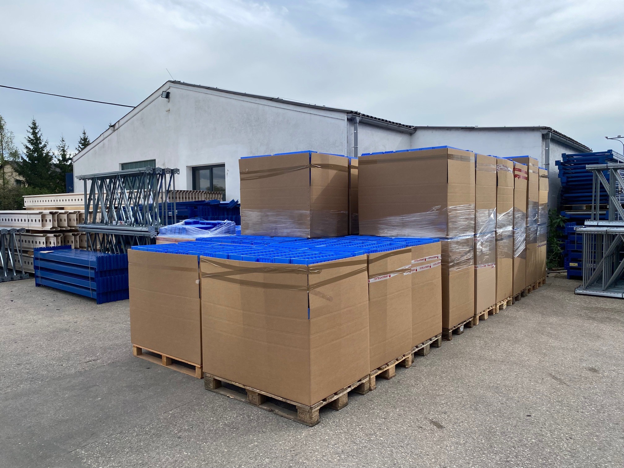 3500 pieces SSI Schäfer RK 621 plastic crates blue