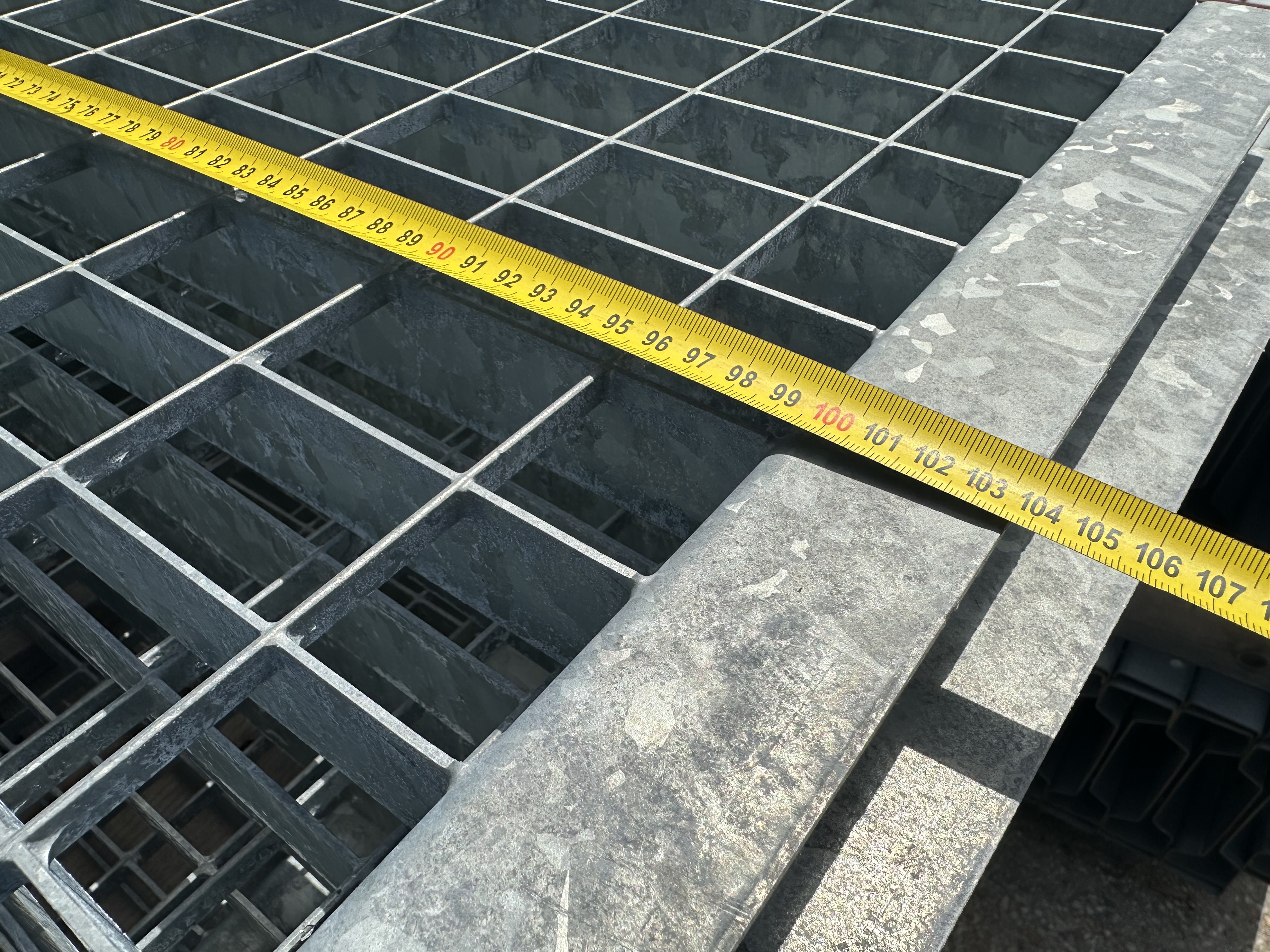70 St. Einlagegitter für 105 cm tiefe Regale, gebraucht
