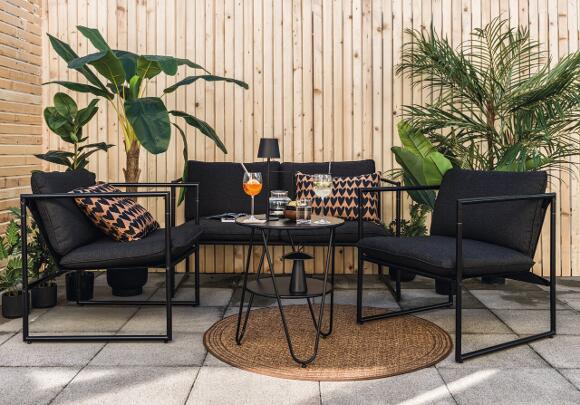 Kika/Leiner: Esszimmer-, Garten- und Wohnzimmermöbel