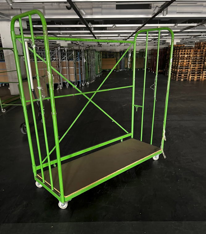 100 St. Corletten beidseitig geschlossen 67 x 185 x 190 cm, gebraucht