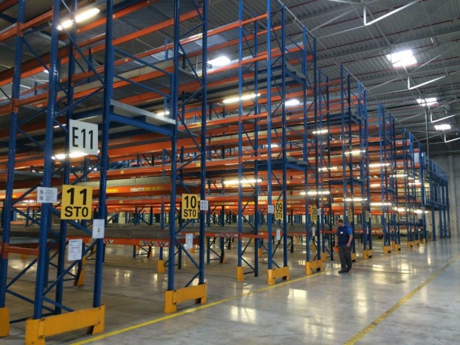 200 metri lineari di scaffalature a traliccio Scaffalature per pallet Stow