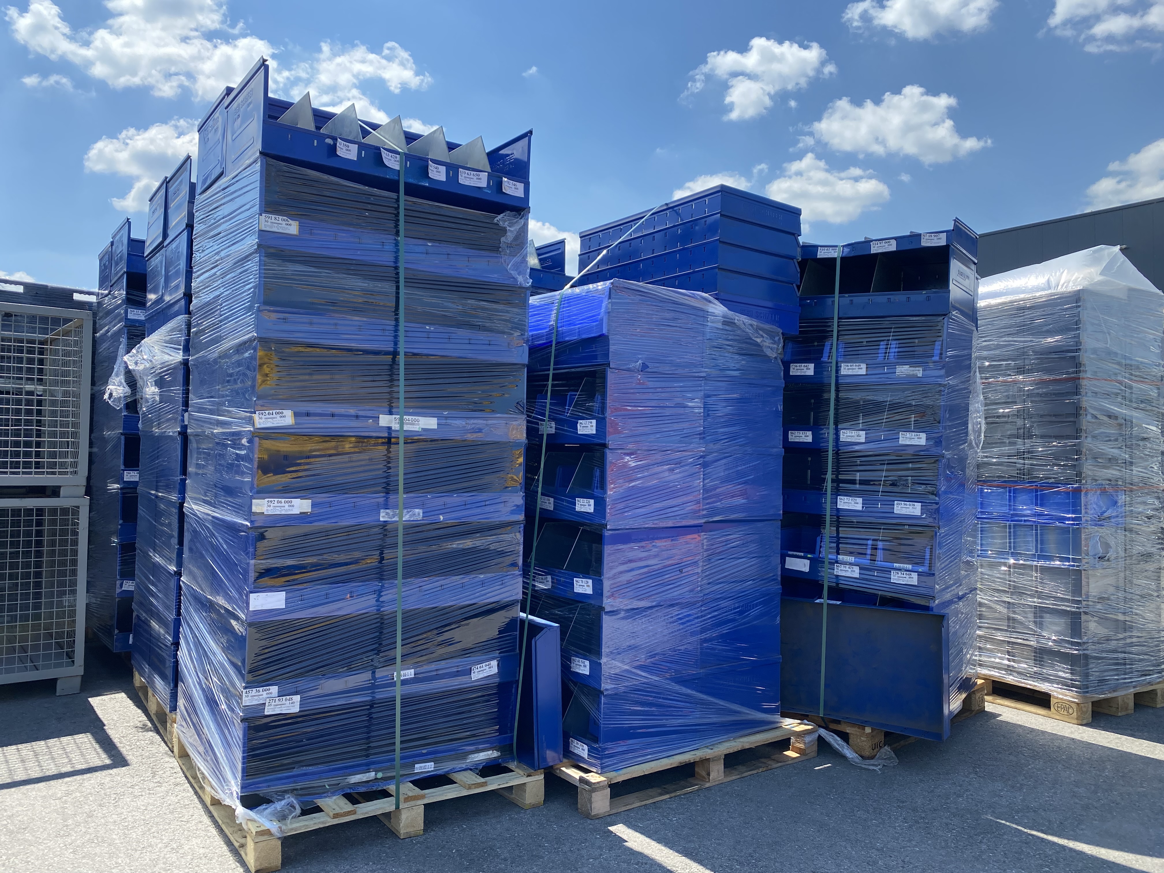 Reitsport Bekleidung und Pferdesättel