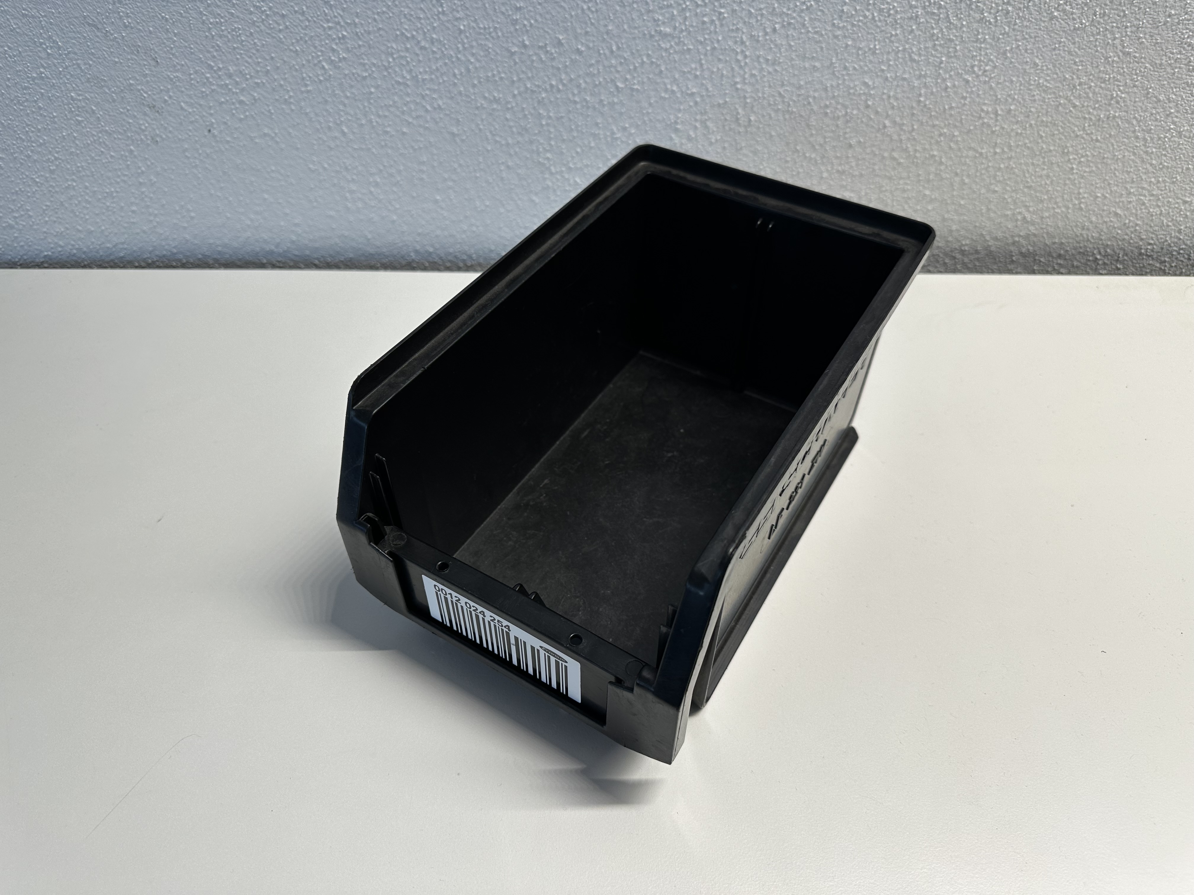 2000 db SSI Schäfer átlátszó raktározódoboz, 23,4 x 15 x 12,4 cm, használt