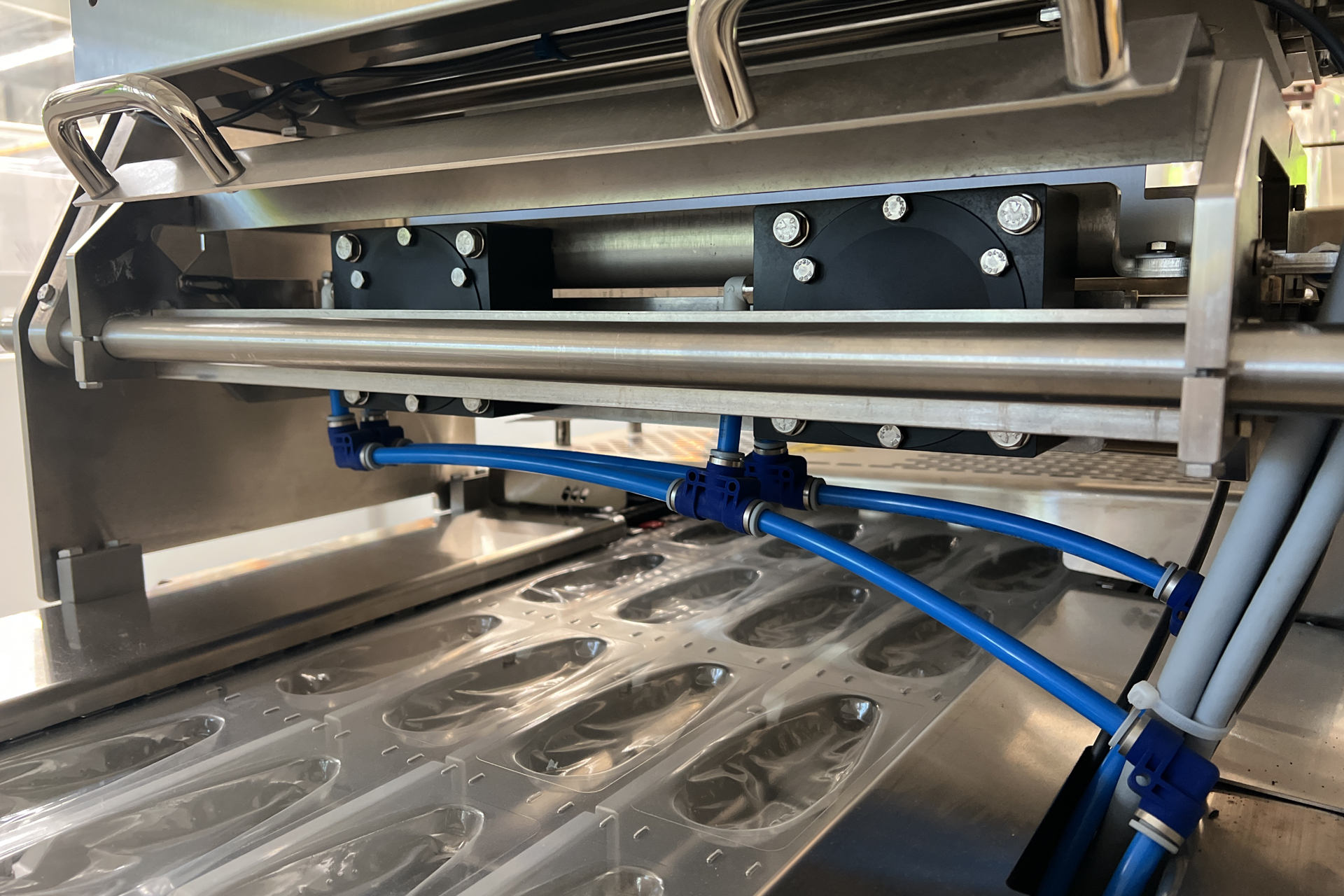 MULTIVAC R 245 Medical High-End Tiefziehverpackungsmaschine, neuwertig