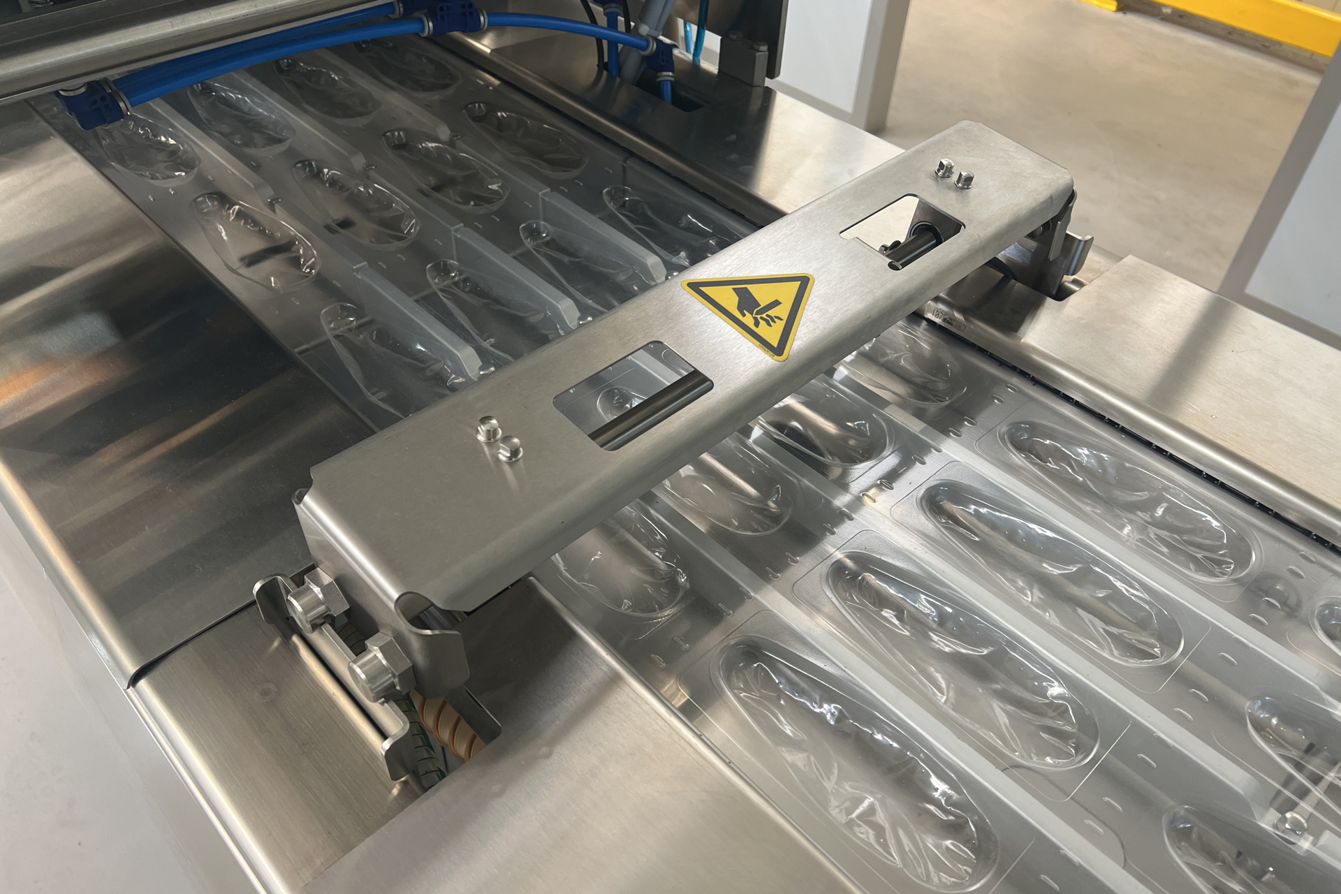 MULTIVAC R 245 Medical High-End Tiefziehverpackungsmaschine, neuwertig
