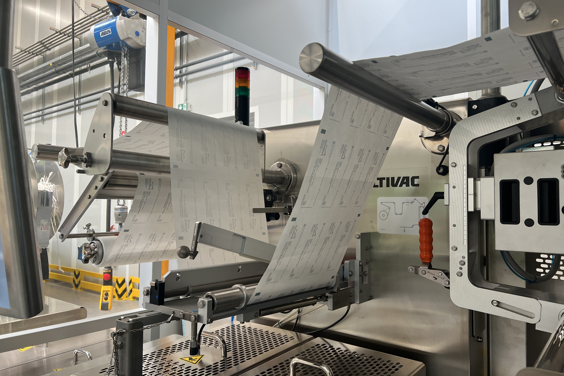 MULTIVAC R 245 Medical High-End Tiefziehverpackungsmaschine, neuwertig