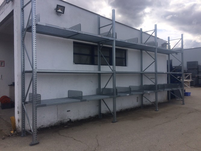 20 linear metres of Schäfer PR600 shelving incl. inlay grid