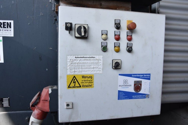 Pressing container incl. pressing unit