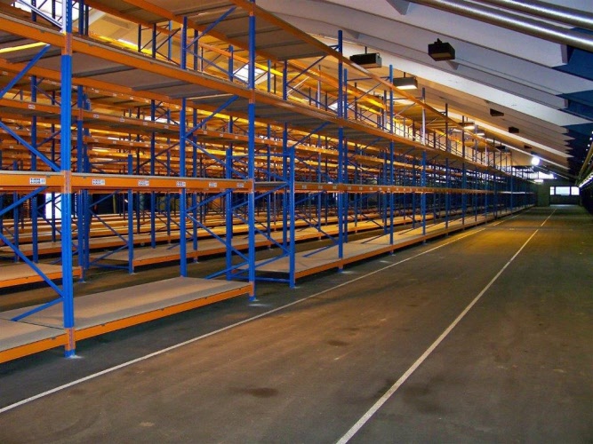 Stowell Racking 82 linear metres of STOW pallet racking - as good as new Height 5.2 m ...