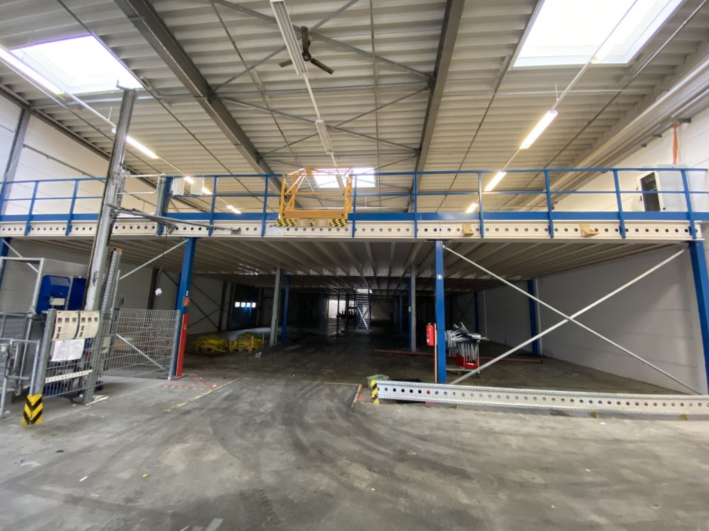 200 m² Lagerbühne Nedcon ca. 29,5 m x 6,7 m