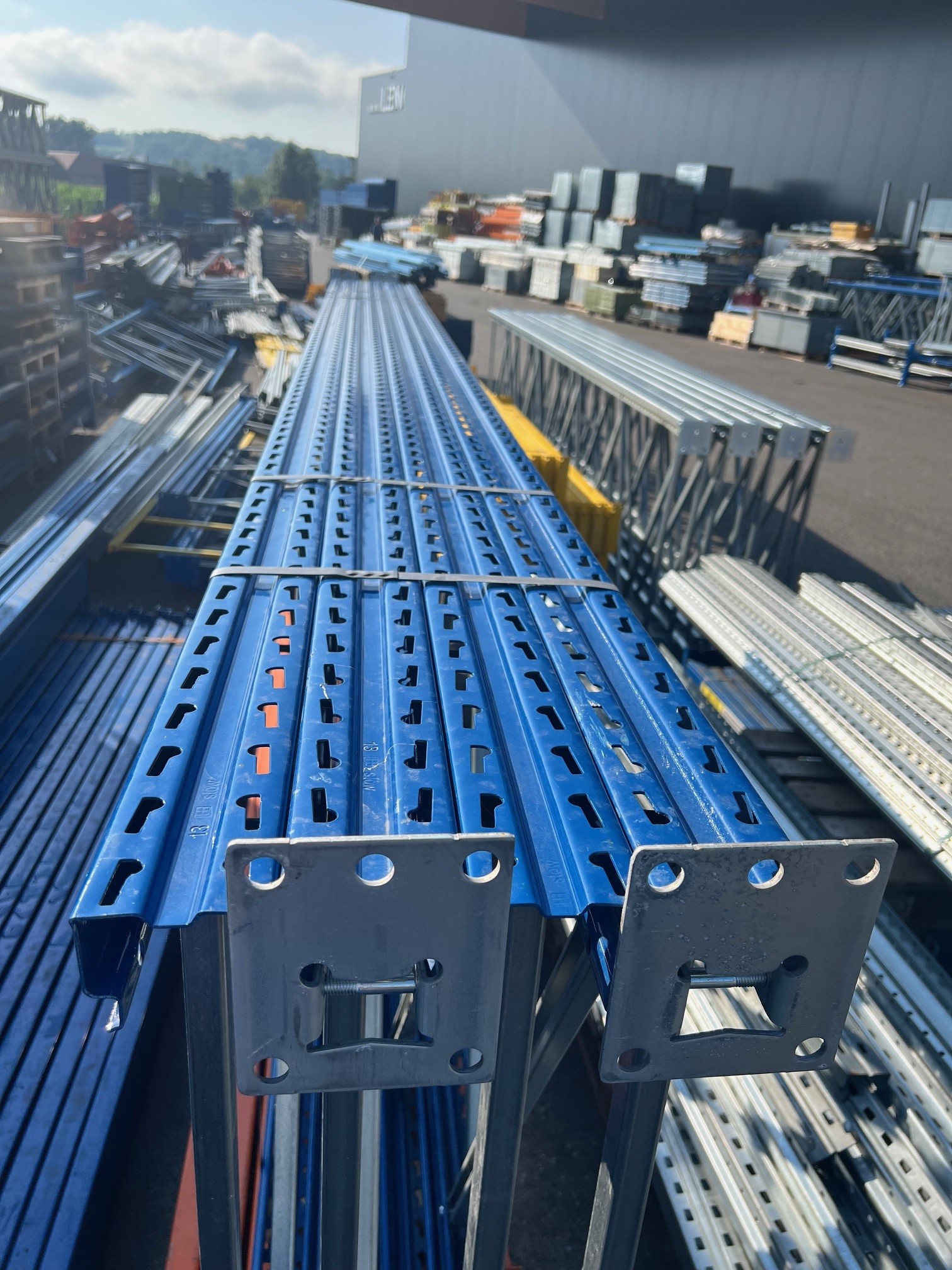 8.5 linear metres of Stow pallet racking | P10201