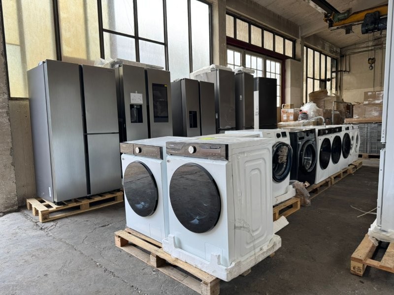 Elektro- und Haushaltsgeräte: Kühlschränke, Waschmaschinen, LED Smart TV´s