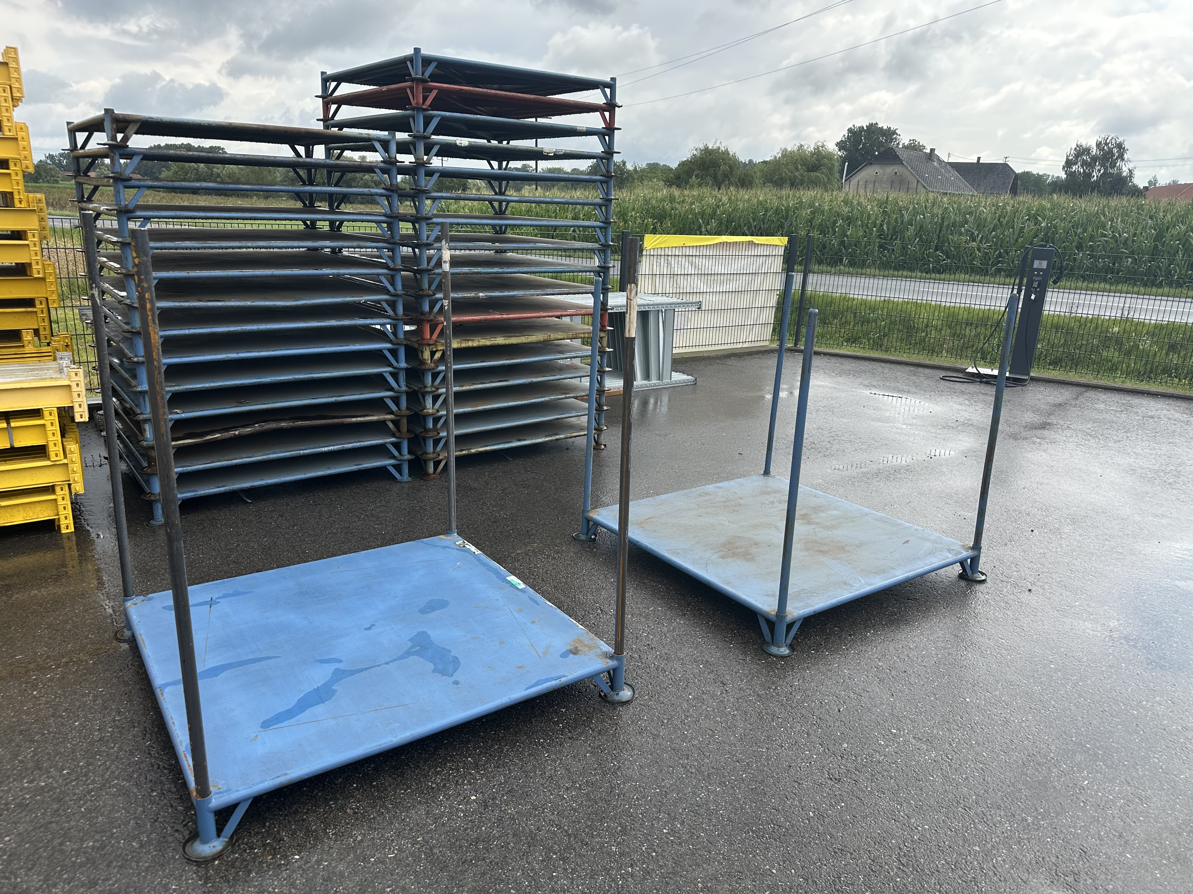 600 Stk. Transportgestelle – Rungengestelle – Hordengestelle gebraucht
