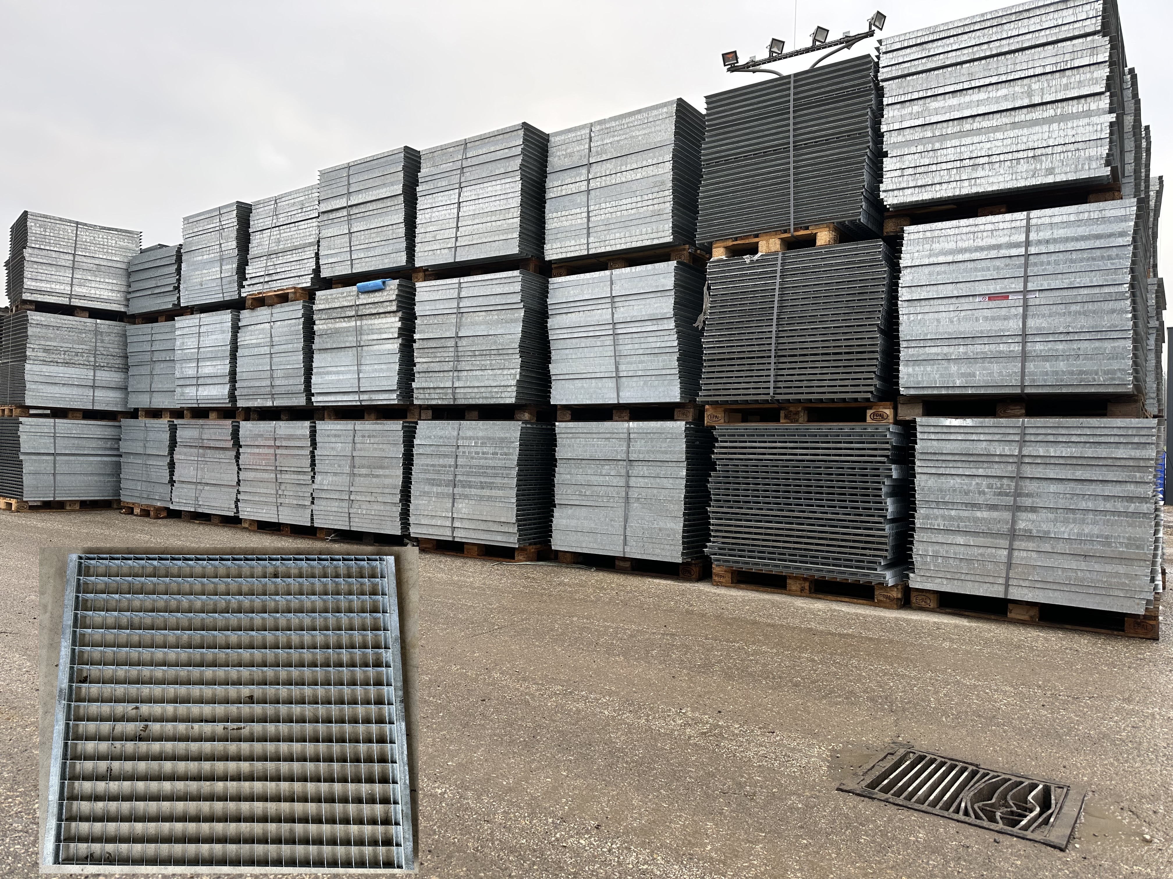 2000 St. Einlagegitter 118 x 109 cm, gebraucht