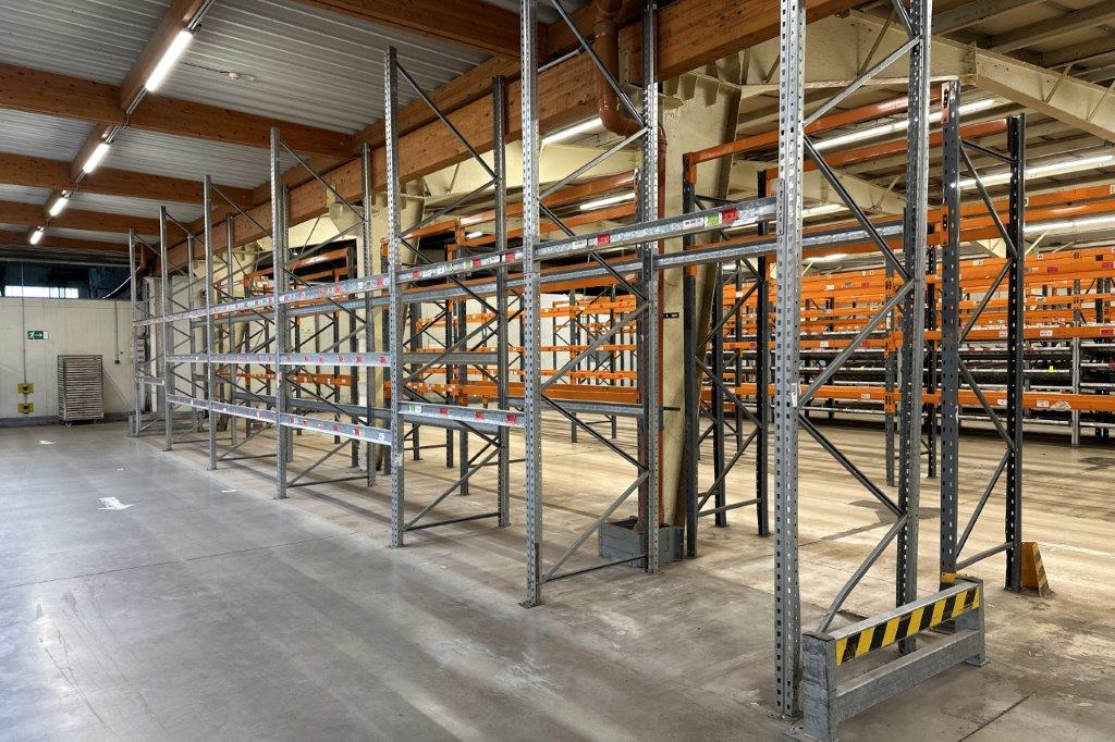 Dissolution of food logistics site: storage racks, refrigeration ...