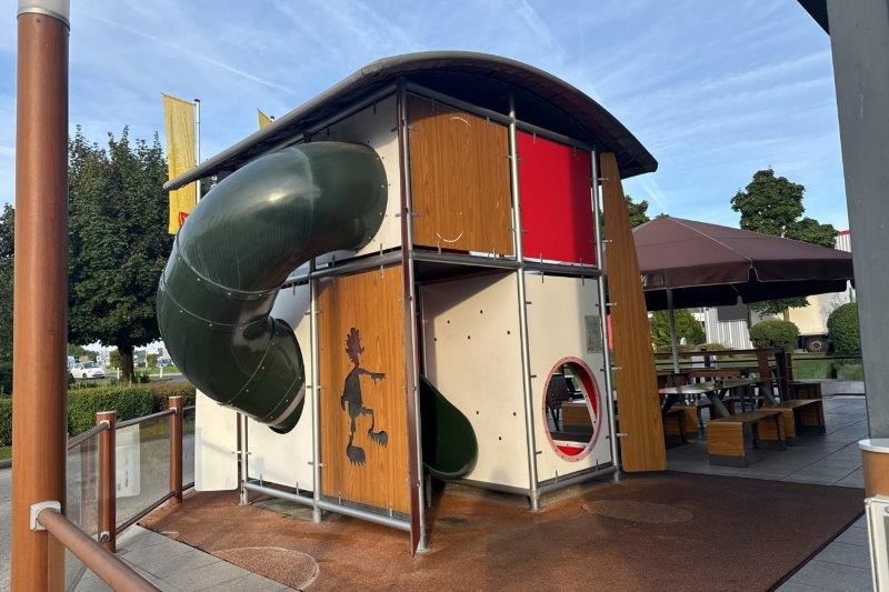 Umbau Fast Food Restaurant: Gastrogeräte und Ausstattung