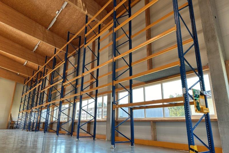 Standortauflösung: Büromöbel, Lagertechnik, Tankanlagen