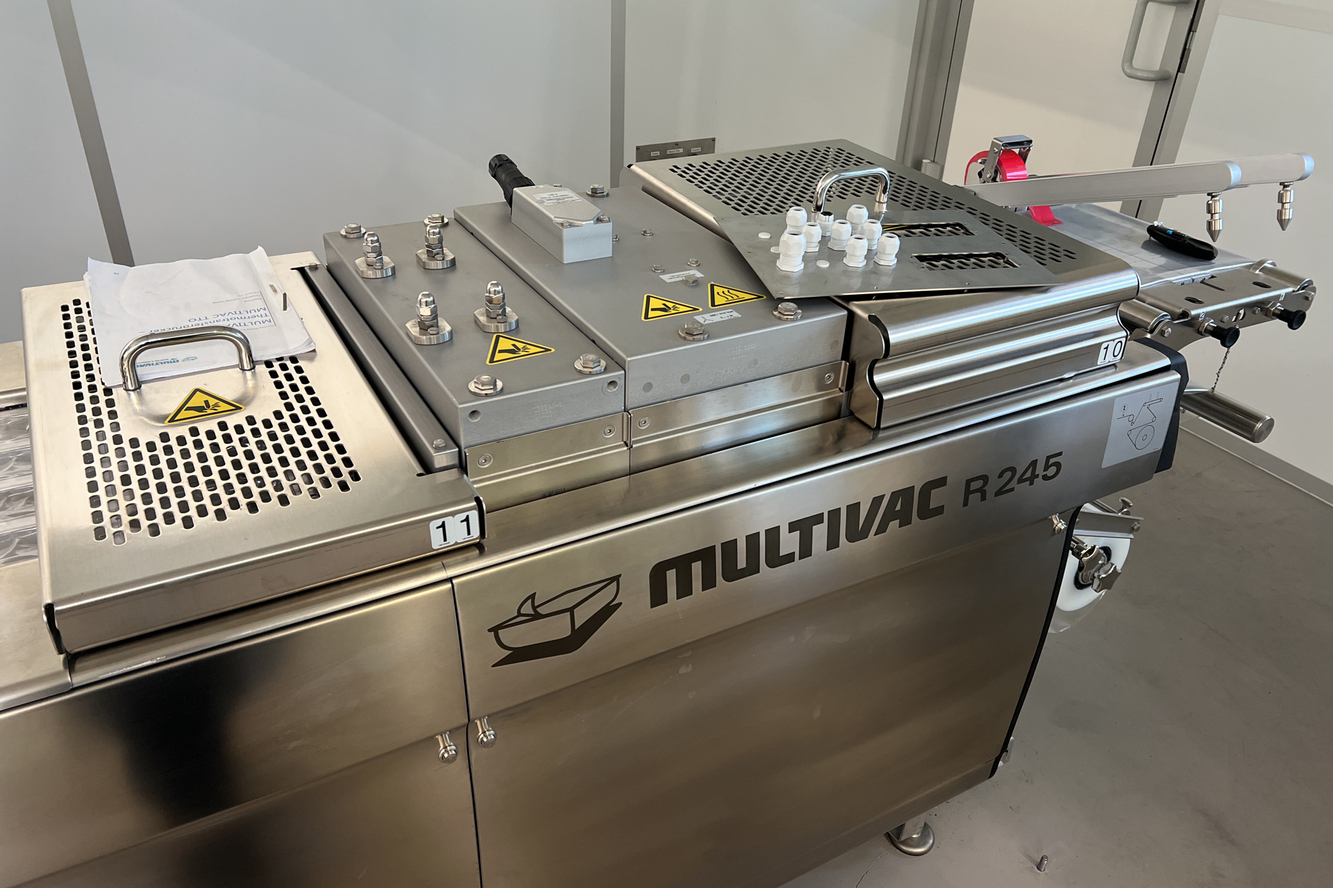 MULTIVAC R 245 Medical High-End Tiefziehverpackungsmaschine, neuwertig