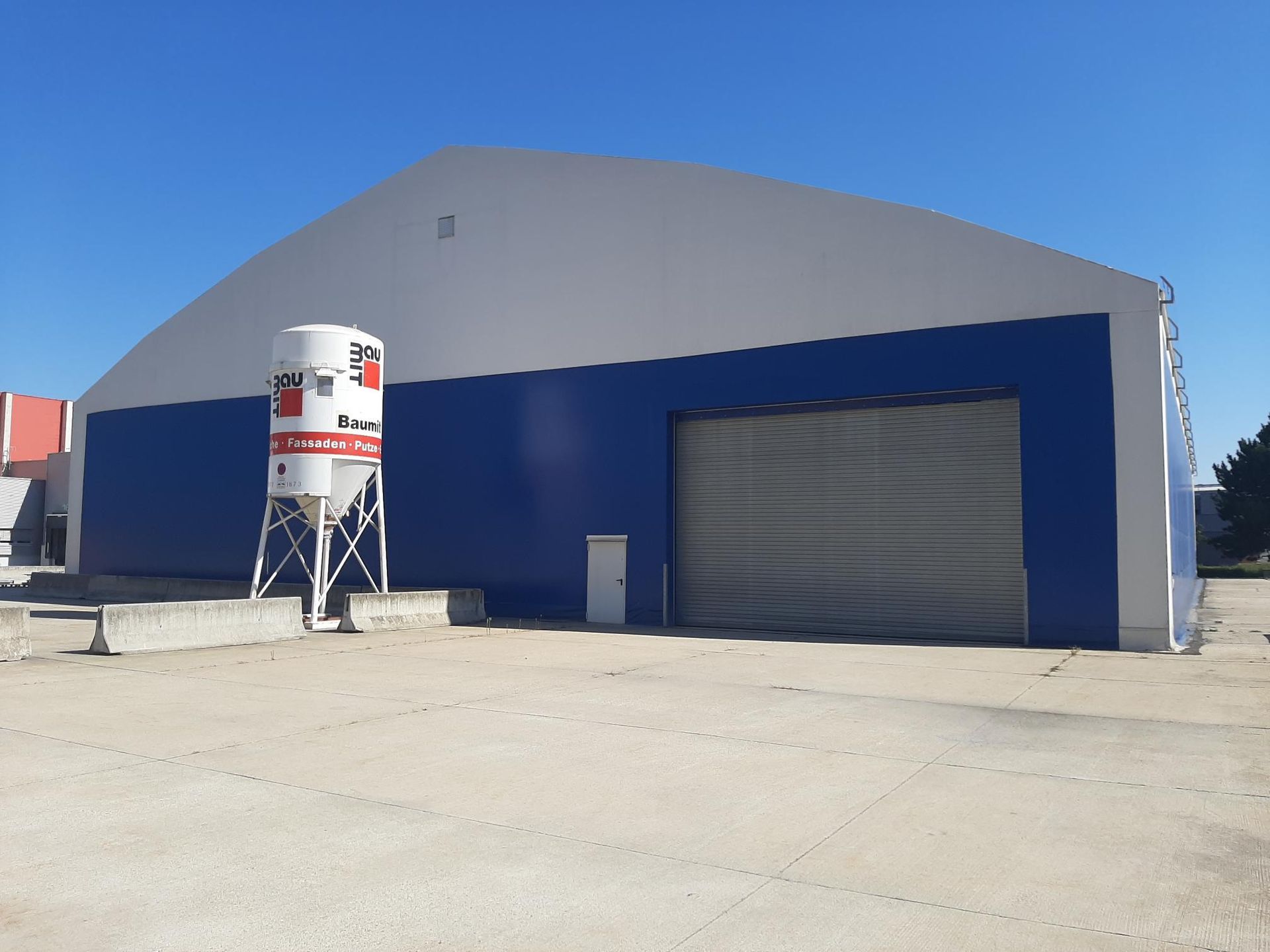 1.800 m² Giebelzelthalle Arcus