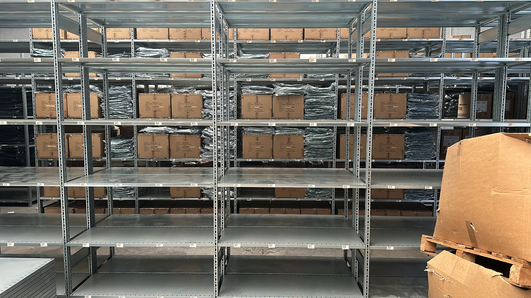 40 linear metres of Schäfer R3000 shelving