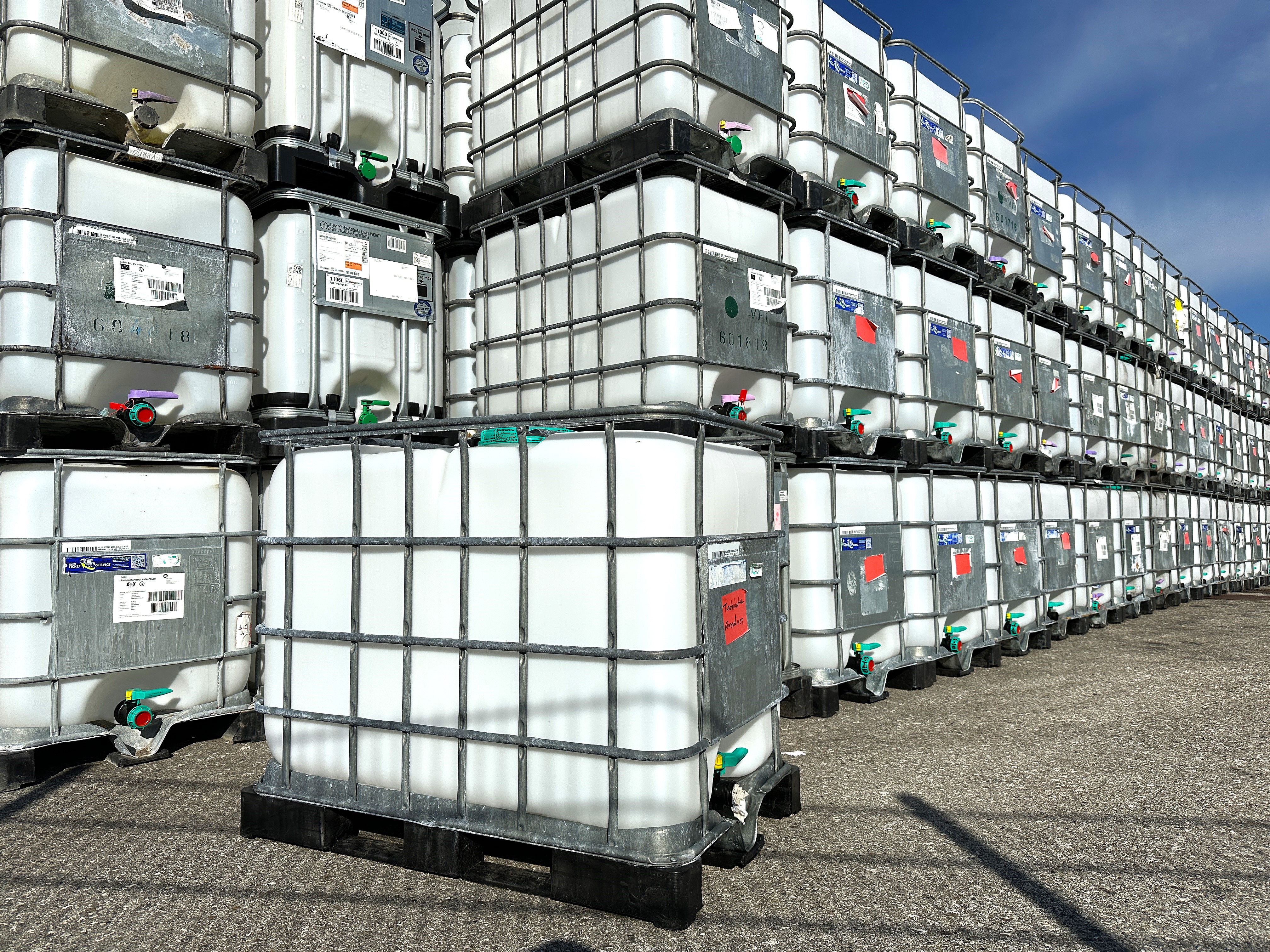 100 St. Schütz IBC Container - Behälter 640l gebraucht