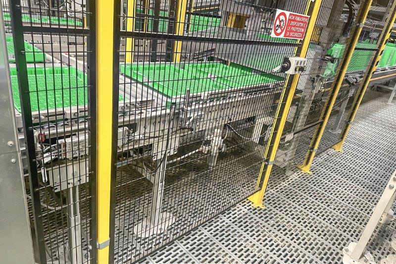 2000 running metres of safety enclosures / machine guarding / partition ...