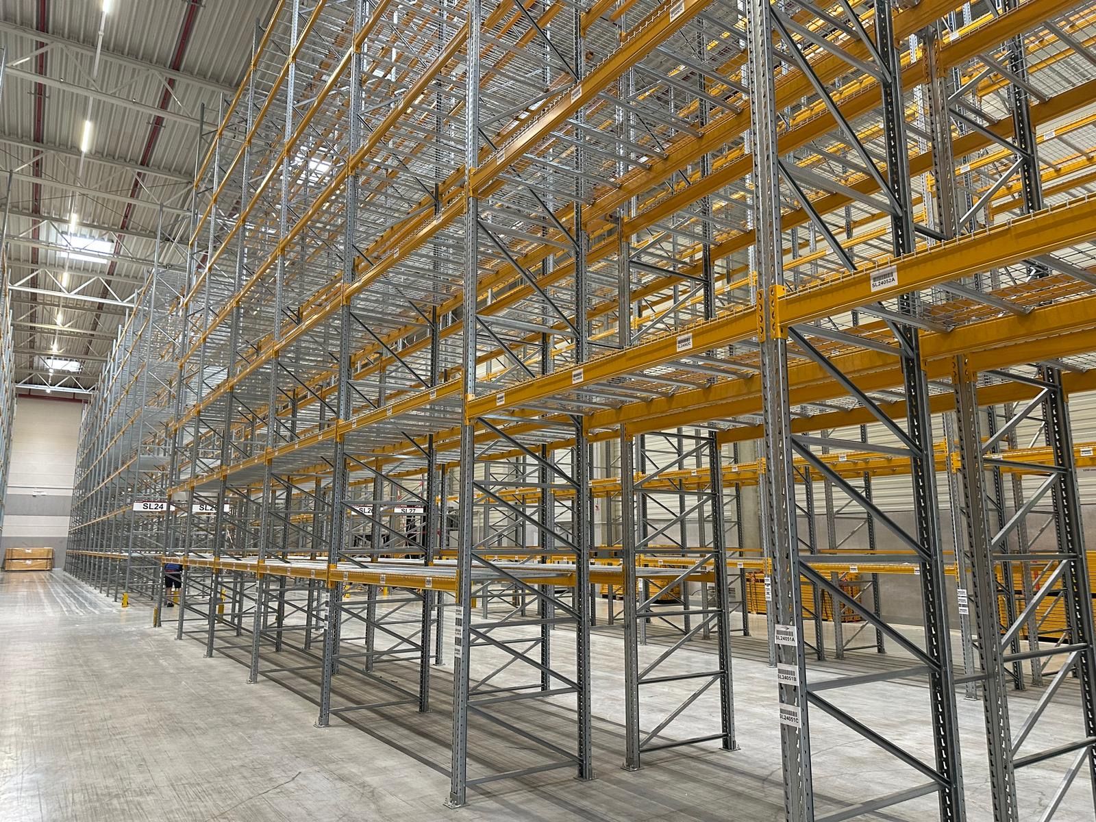600 running metres of STOW pallet racking, as good as new | P10299