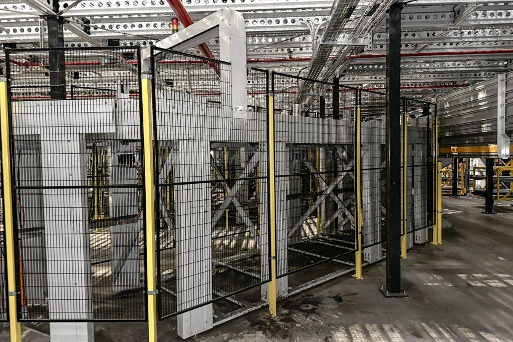 2000 running metres of safety enclosures / machine guards / partition ...